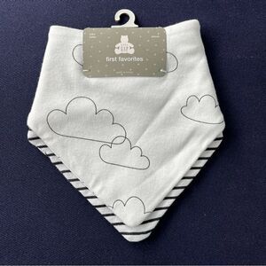 NEW Baby Gap First Favorites Soft Gender Neutral Black and White 2 Piece Bib Set